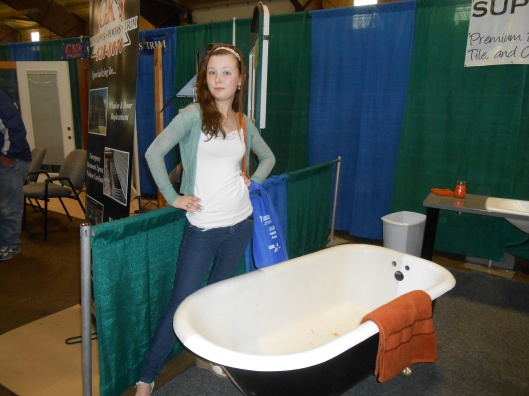 Awesome Retro Bathtub! I would love to own one of these! 